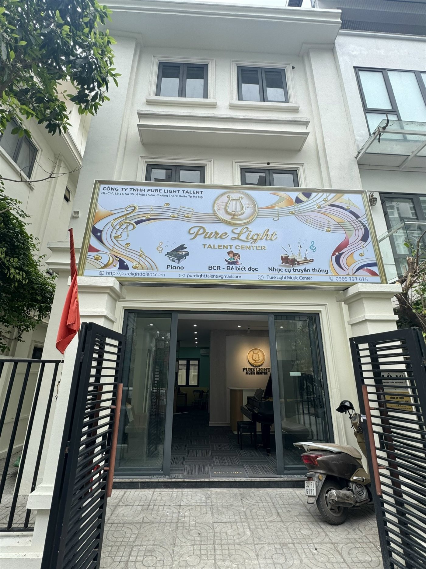 Ngoại quan Pure Light Talent Center